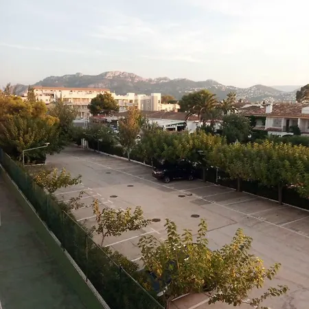 Marina Racons Edificio Leo アパート