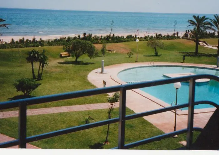 Marina Racons Edificio Leo * دينايا