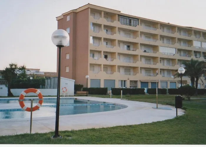Marina Racons Edificio Leo * دينايا